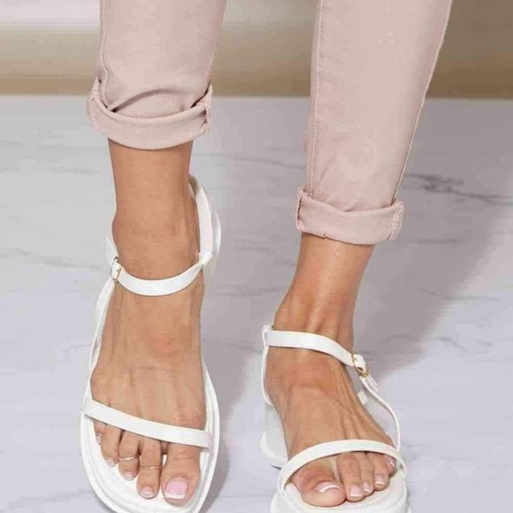 Brand New Strappy Platform Sandal size 8.5 Weeboo brand - Picture 3 of 3